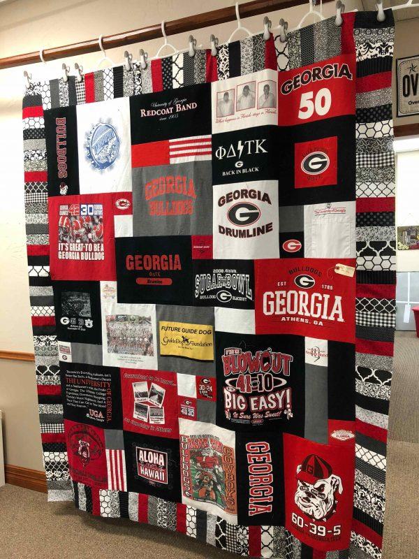 Georgia Bulldog Blanket - Best Gifts for Sports Fans