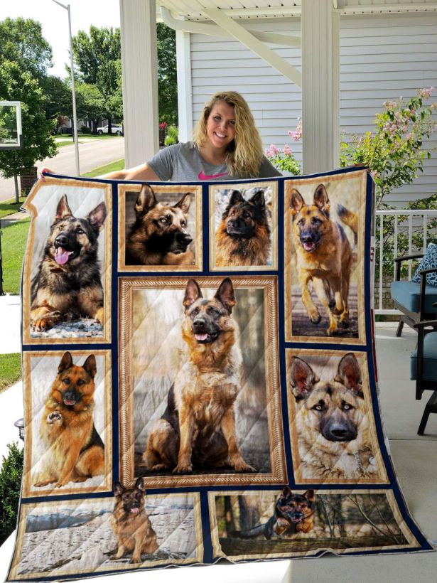 German Shepherd Natural Quilt Blanket - Perfect for Dog Lovers
