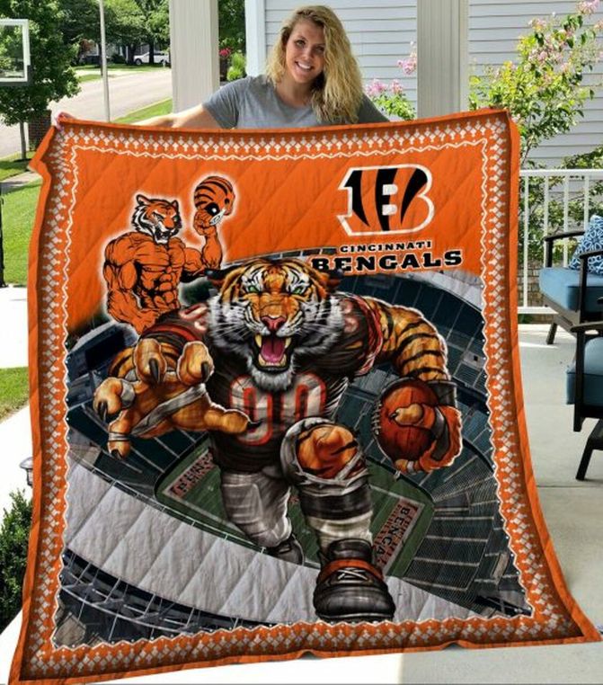 Go Ncaa Cincinnati Bearcats Collection Combined Quilt Bedding Set