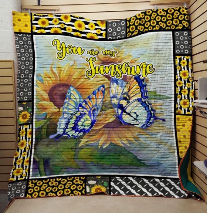 Heartwarming Monarch Butterfly Themed Quilt Blanket Baby or Kids Bed Set