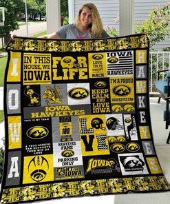 In This House We Love Ncaa Iowa Hawkeyes - Quilt Bedding Set