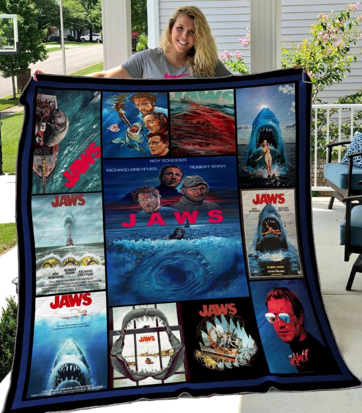 Jaws Hvt140601 - Jaws Quilt Blanket - Great for Fans