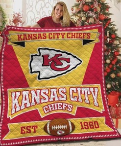 Kansas City Chiefs football fans, don't miss out on this sporty quilt blanket