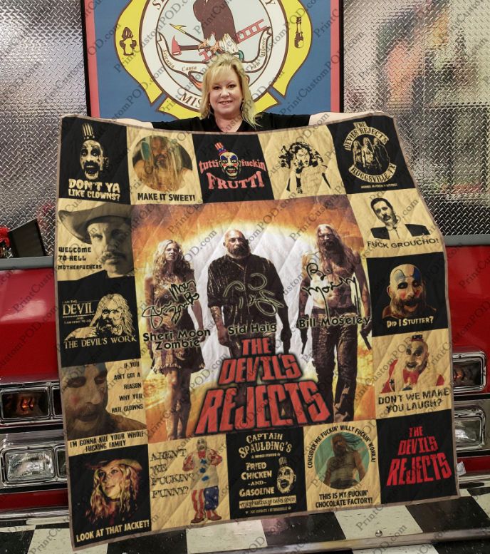 M- The DevilS Rejects Quilt Blanket - A Must-Have for Horror Fans