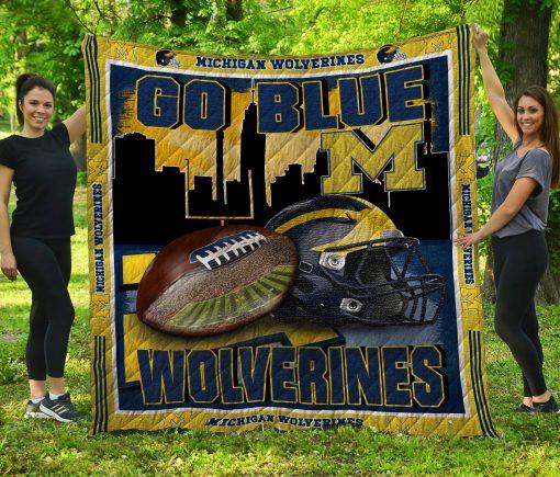 Michigan Wolverine Quilt Bedding Set with Blue Design