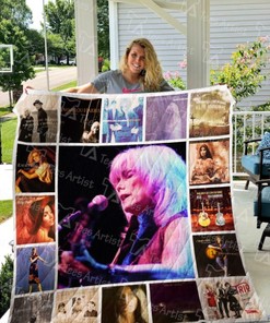 Music Lovers Rejoice - The Emmylou Harris Playing Guitar Quilt Blanket Is Here
