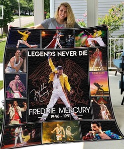 Pay tribute to Freddie Mercury with this Queen's Freddie Mercury 1946 - 1991 Collection Quilt Bedding Set