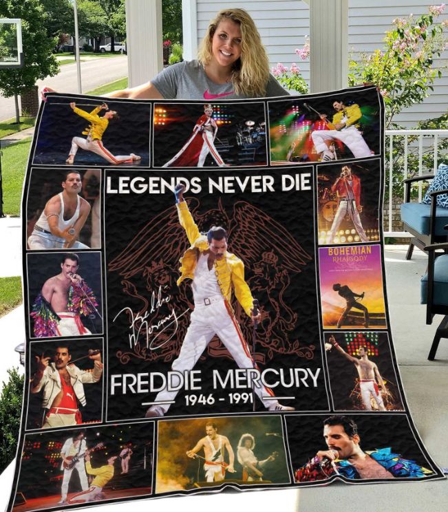 Pay tribute to Freddie Mercury with this Queen's Freddie Mercury 1946 - 1991 Collection Quilt Bedding Set