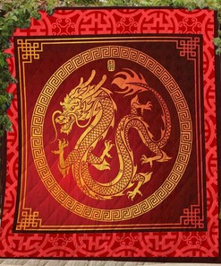 Red Pattern Golden Dragon Quilt Blanket for Mythology Enthusiasts