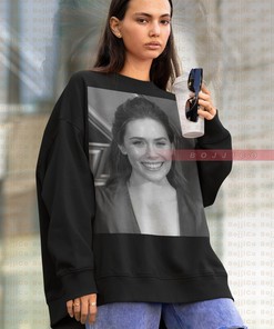 Retro 90s Scarlet Sweater for Elizabeth Olsen Fans - Movie Shirts for Women