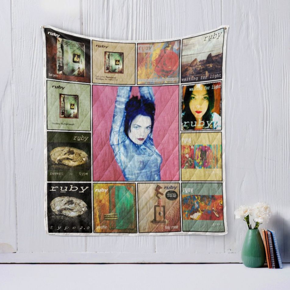 Ruby Quilt Bedding Set for a Touch of Luxury and Elegance