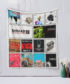 Shihad Quilt Blanket - This cozy quilt blanket features the iconic New Zealand band Shihad.
