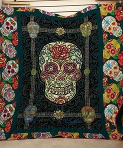 Skull and Roses Quilted Bedding Set - For a Romantic Touch
