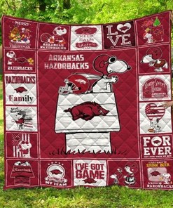 Snoopy Family NCAA Arkansas Razorbacks Great Quilt Blanket with Cute Design