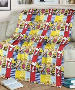 Snoopy and Charlie Brown and Peanuts Fleece Blanket Gift with Multiple Designs - Perfect for Fans