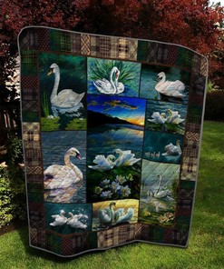 Swan On The Lake At The Sunset Quilt Bedding Set with Quilt Blanket, Great Gift for Nature Lovers