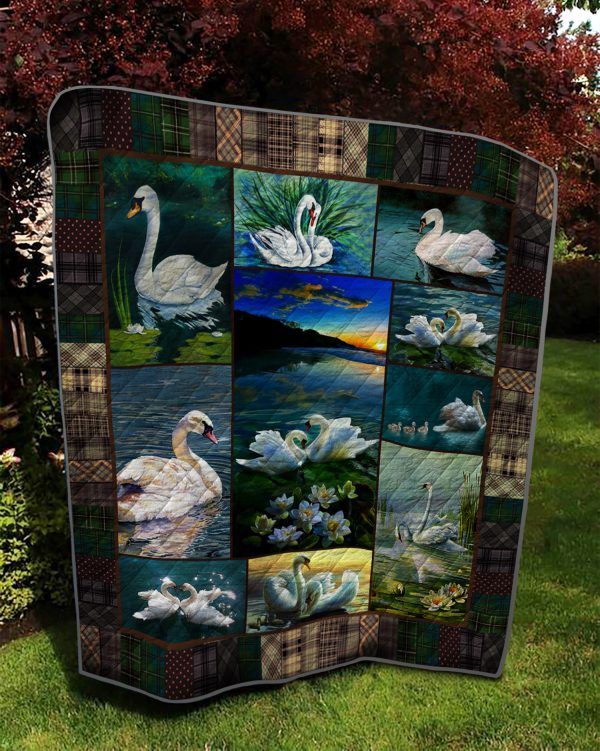 Swan On The Lake At The Sunset Quilt Bedding Set with Quilt Blanket, Great Gift for Nature Lovers