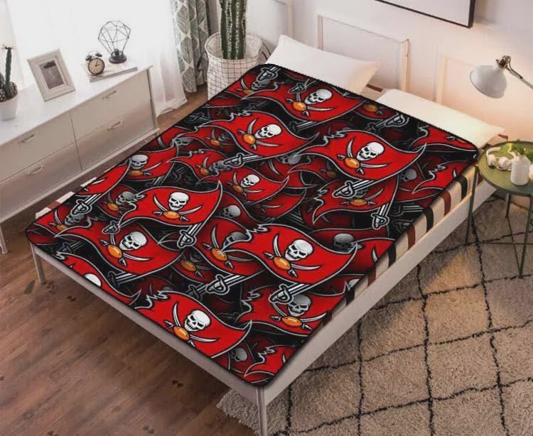 Tampa Bay Buccaneers NFL Quilt Bedding Set - Perfect for Football Fans