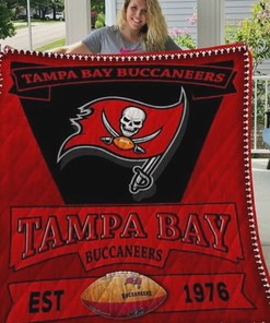 Tampa Bay Buccaneers Red EST 1976: Quilt Bedding Set with Fleece Blanket for Buccaneers Fans