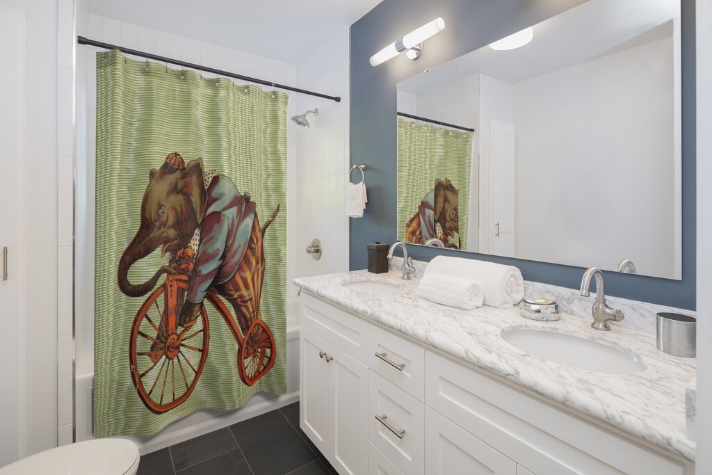 Circus Elephant Shower Curtain With A Vintage And Playful Theme - Image 2