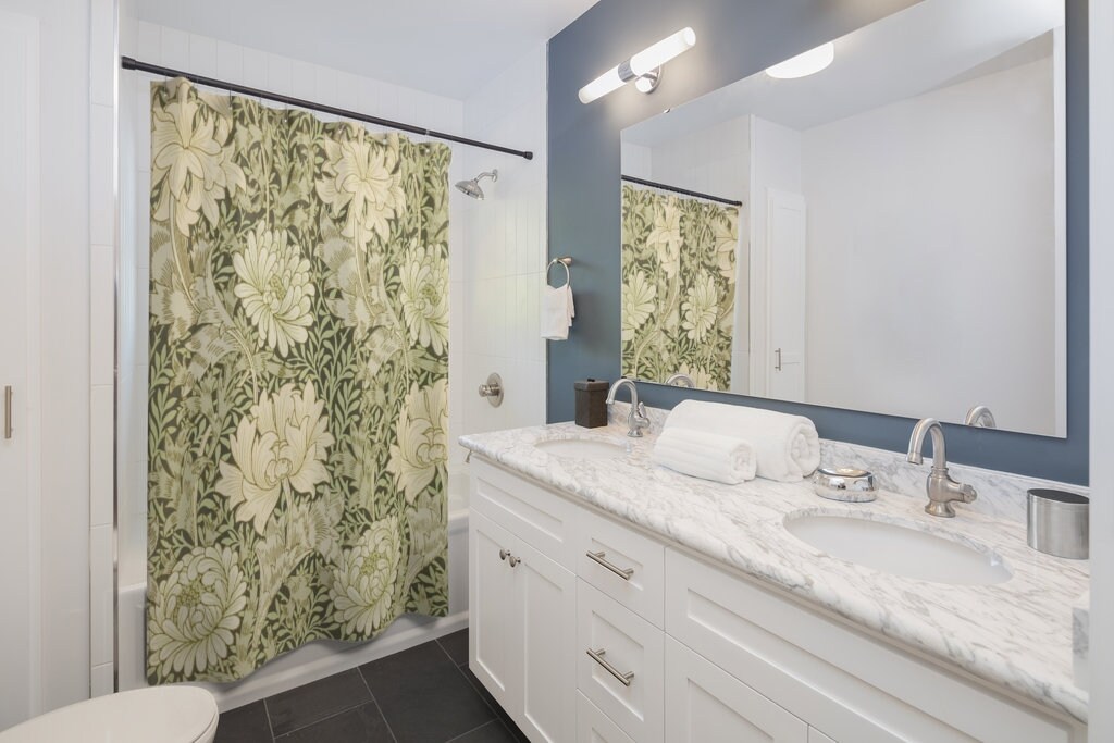 Green Art Nouveau William Morris Shower Curtain - Vintage Bathroom Decor with Prints