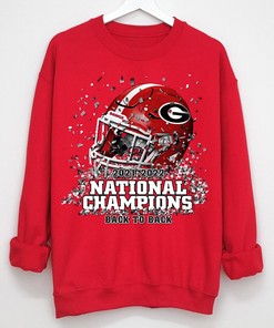 New World Graphics Georgia UGA Bulldogs National Champs Helmet Tee - Classic Tee for Fans