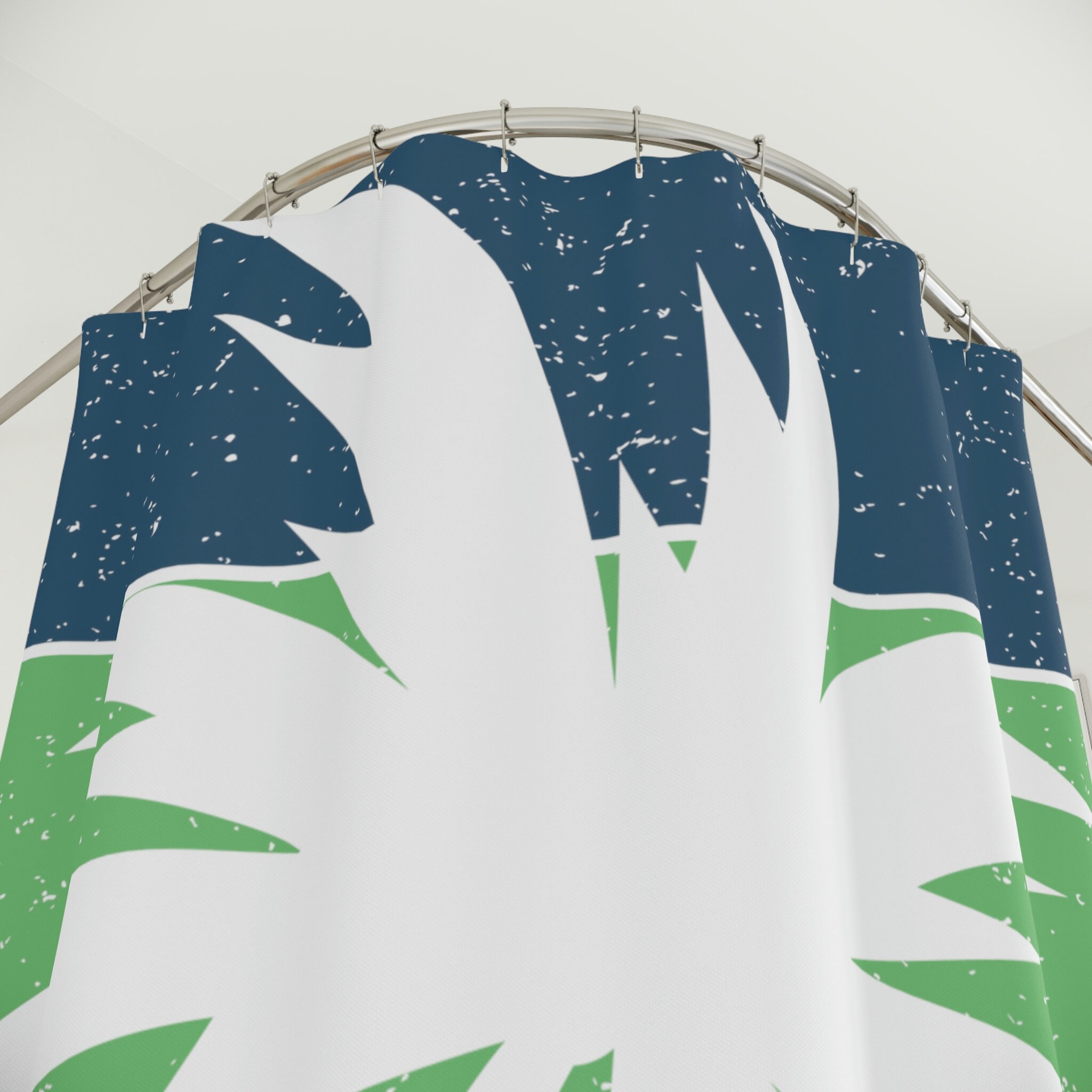 Polyester Shower Curtain for a Simple yet Chic Bathroom
