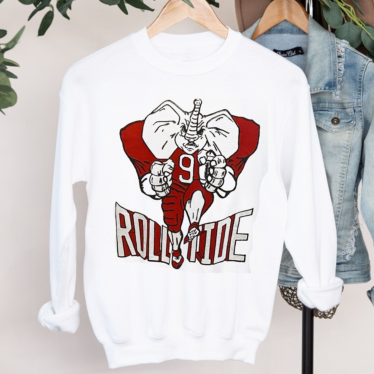 Stay Cozy and Stylish with Vintage University of Alabama Roll Tide NCAA College 1980s Crewneck Sweatshirt
