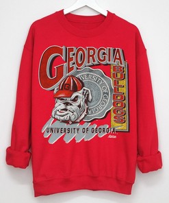 Vintage Georgia Bulldogs T-Shirt for Fans - Perfect Apparel for Fans