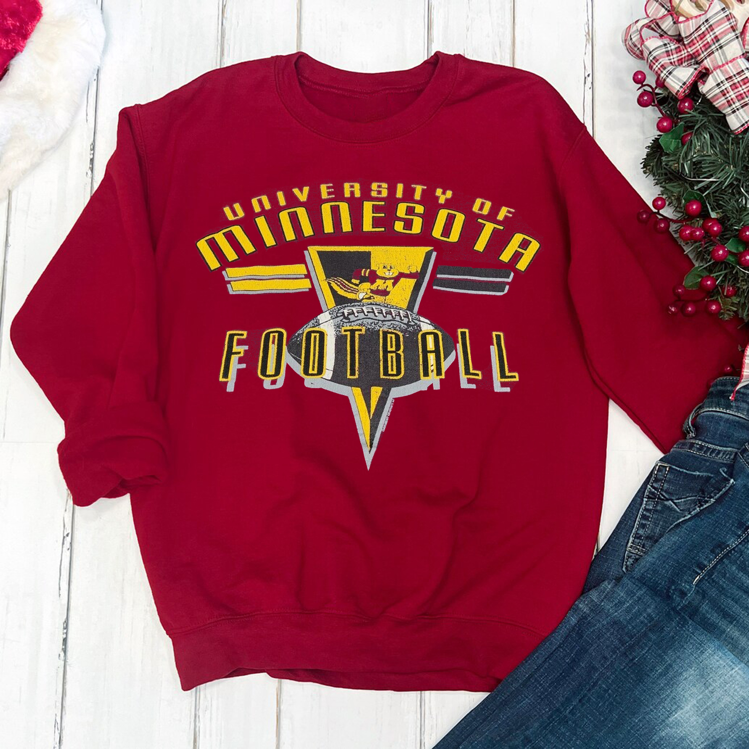 Vintage Style University of Minnesota Golden Gophers Ultimate Sports Wear Sweatshirt - T-Shirt Fan Gift