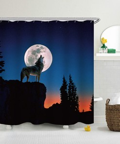 Wild Wolf Howling Shower Curtain - Nature-Inspired Bathroom Decoration 