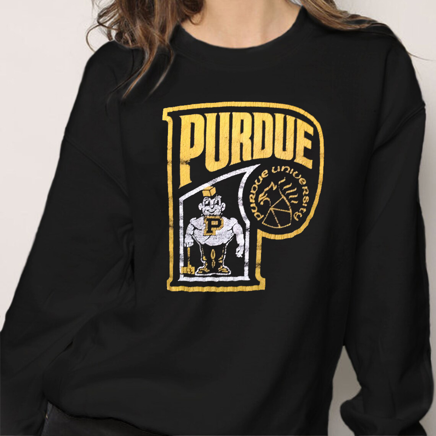 Retro 80s Style Purdue University Boilermakers Tee - Perfect for Fans and Alumni