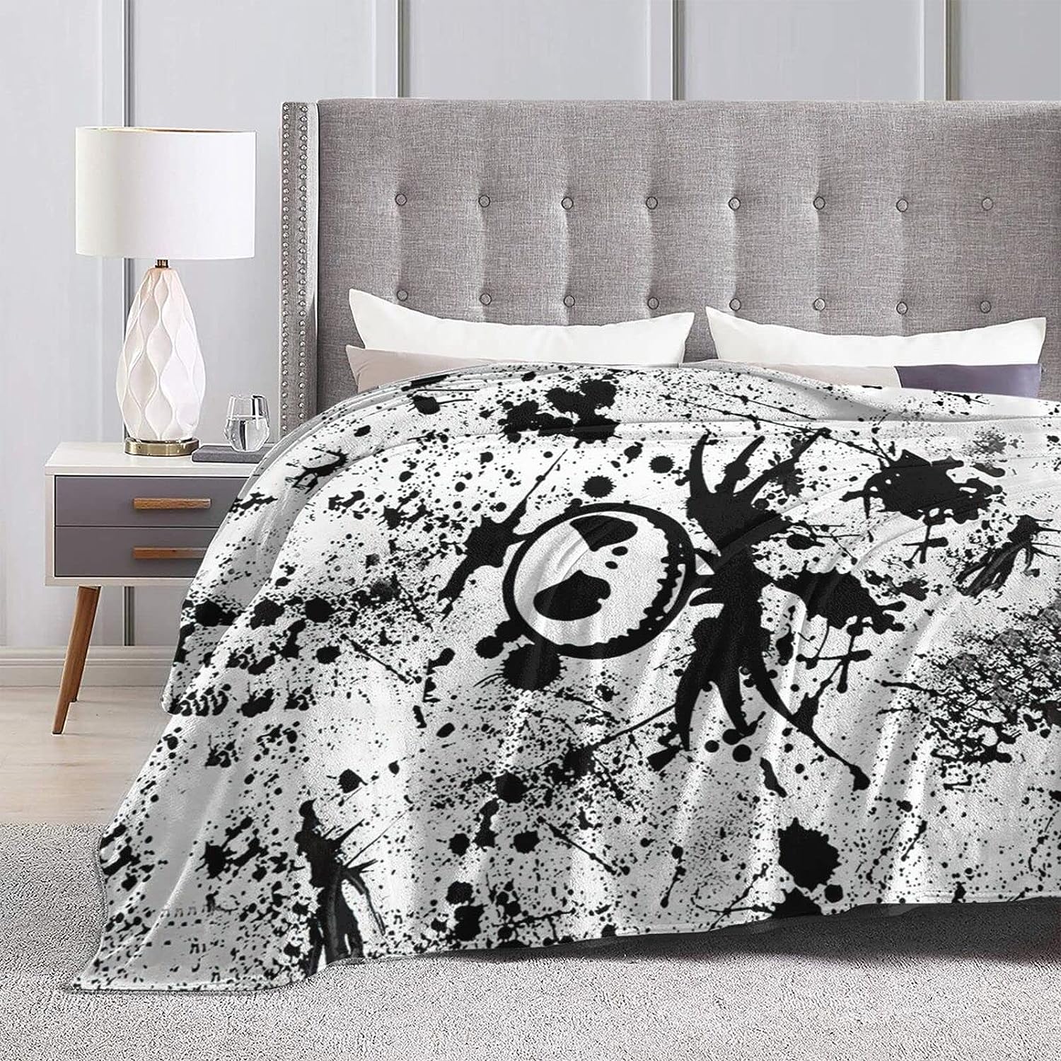 Super Soft Flannel Blanket - Lightweight Warm Blanket for All Seasons