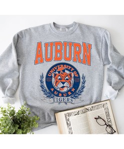 Vintage Auburn Tigers NCAA T-Shirt - Baseball College Football Sweatshirt Hoodie Fan Gift