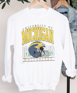 Vintage Michigan Crewneck Sweatshirt - Distressed College Sweater