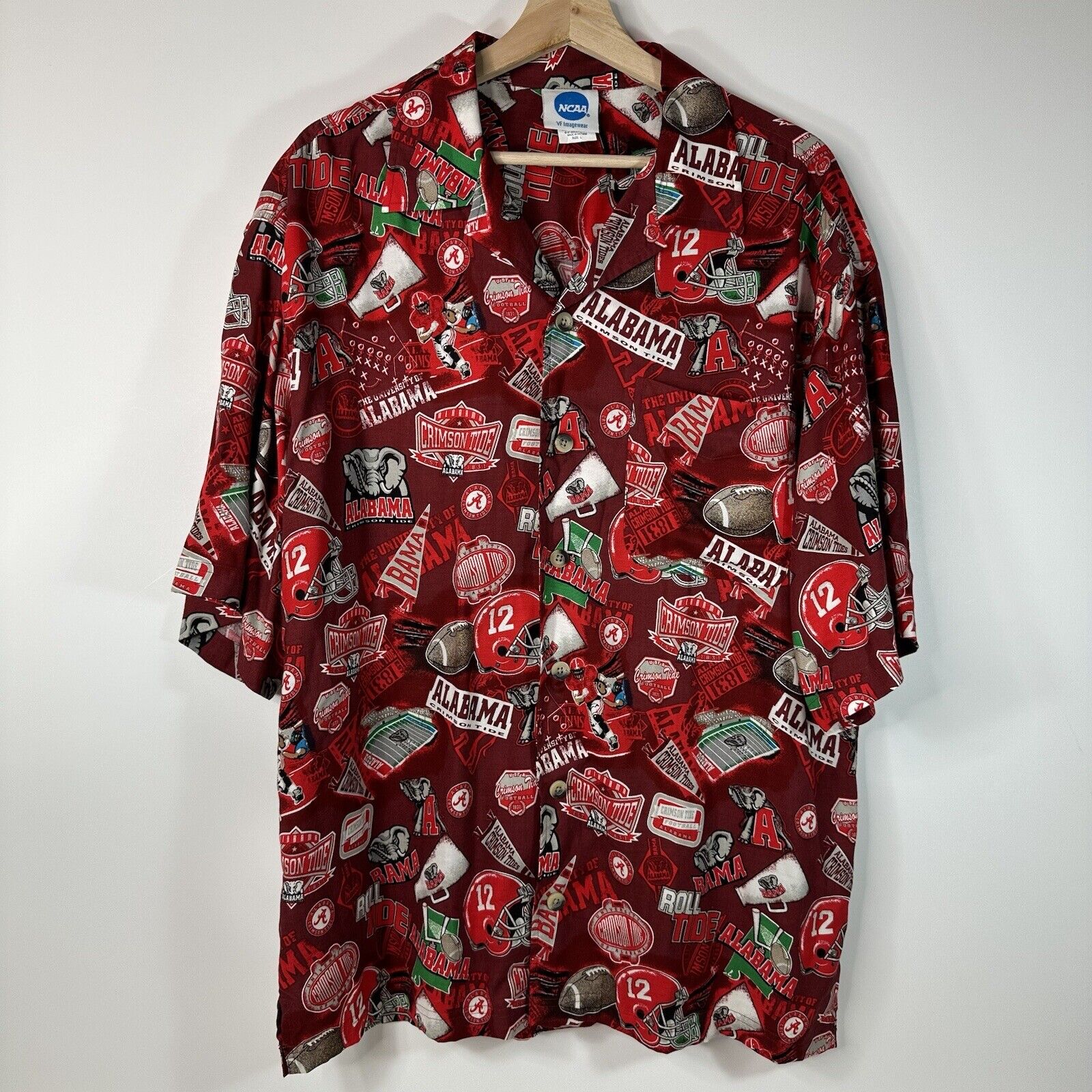 Alabama Crimson Tide Hawaiian Button Up Shirt for NCAA Fans