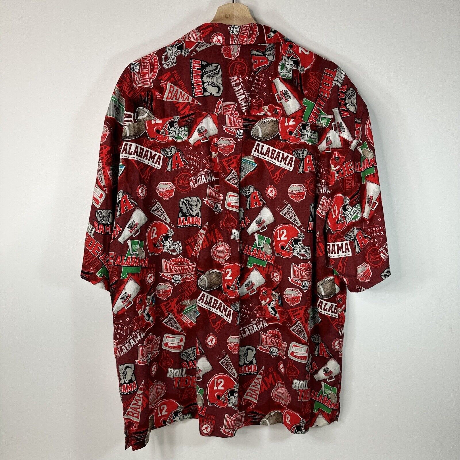 Alabama Crimson Tide Hawaiian Button Up Shirt for NCAA Fans