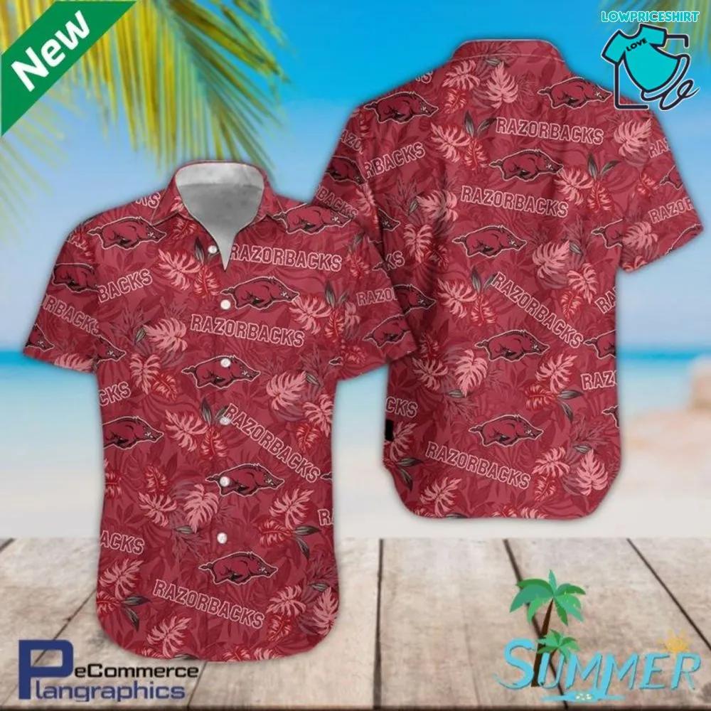 Arkansas Razorbacks Hawaiian Aloha Shirt and Shorts, Ideal for Beach Vacations