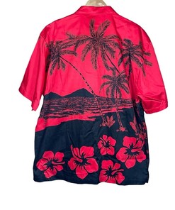Large Cotton Short Sleeve Hawaiian Button-Up Georgia Bulldogs Shirt - Trendy and Stylish