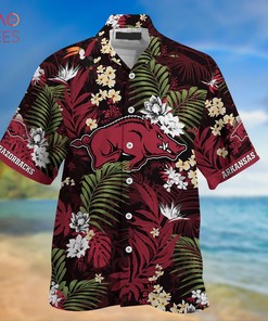 Limited Edition Arkansas Razorbacks Summer Hawaiian Shirt and Shorts with Tropical Patterns