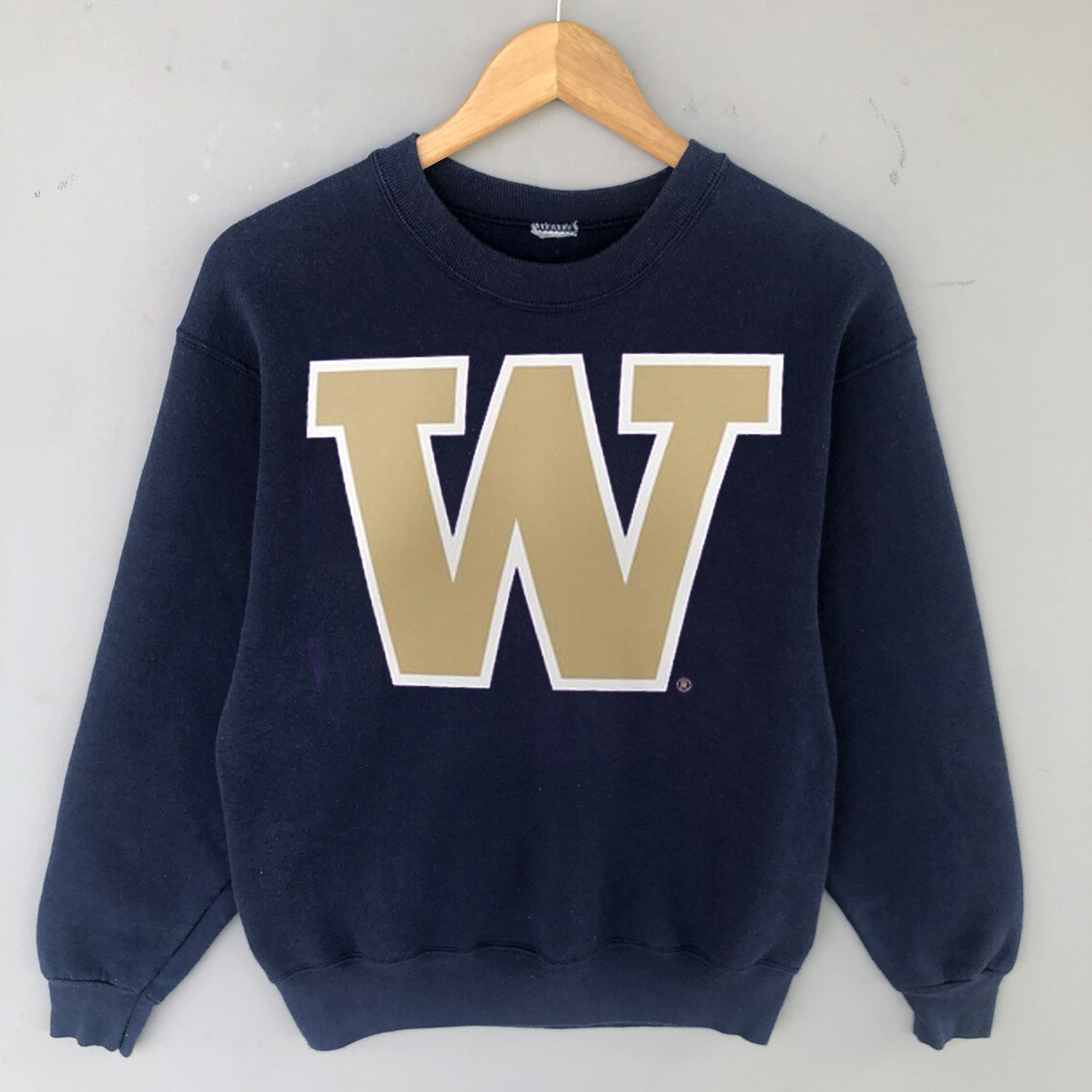 NCAA Washington Huskies Logo Graphic T-Shirt - Official Licensed Merchandise