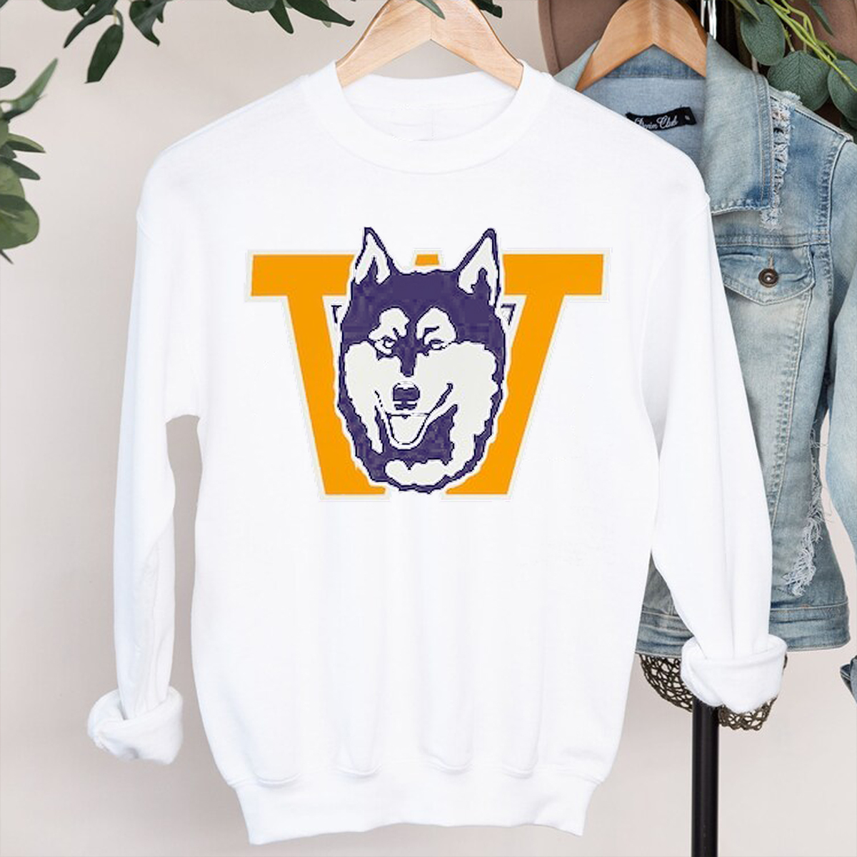 Washington Huskies Vintage Logo T-Shirt - Classic College Style