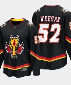 Calgary Flames MacKenzie Weegar 52 Alternate Black Jersey Breakaway Player - Robokeg