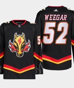 MacKenzie Weegar 52 Calgary Flames Black Jersey 2022-23 Blasty Alternate Primegreen - Robokeg