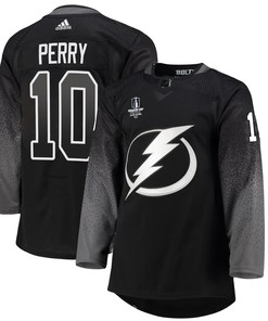 Tampa Bay Lightning Corey Perry 10 alternate 2022 Stanley Cup Final Breakaway Men Jersey - black - Robokeg